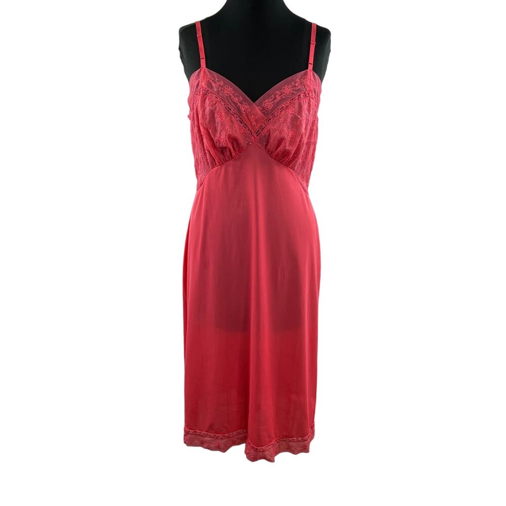 VINTAGE Vanity Fair Pink Slip Dress Strap V-Neck Embroidered Floral Lace Size 38